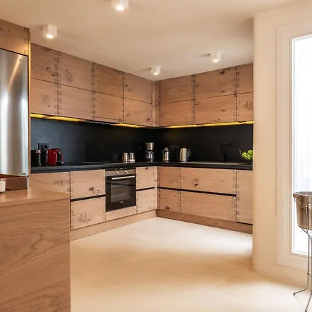 Veneta & Mykonos Town